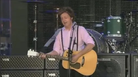 Paul McCartney - Mrs. Vandebilt (Live at the Hard Rock Calling, Hyde Park in London, England on 27 June 2010)