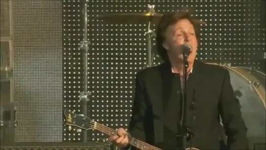 Paul McCartney - Got to Get You into My Life (Live at the Hard Rock Calling, Hyde Park in London, England on 27 June 2010)