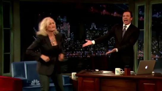 Glenn Close dancing on "Late Night" with Jimmy Fallon ♪ 2013/06/05