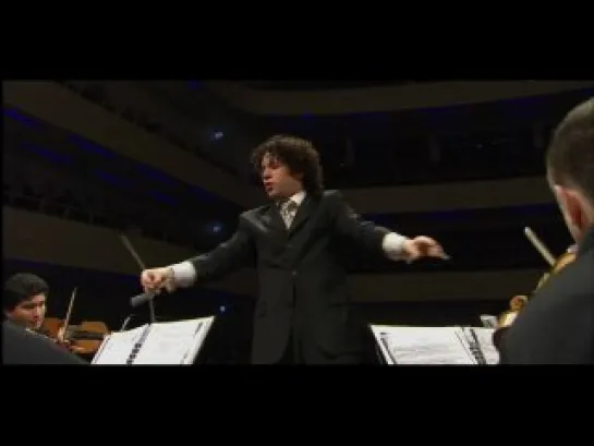 Gustavo Dudamel-Simon Bolivar Youth Orchestra - Ravel-Daphnis et Chloe (Suite N 2) part 1