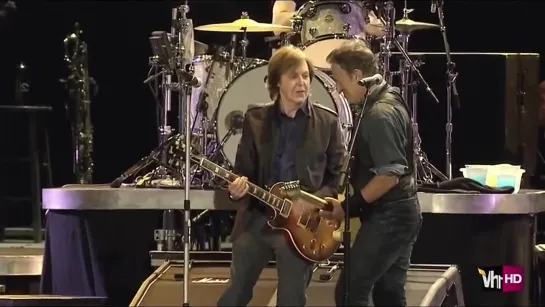 Paul McCartney & Bruce Springsteen - I Saw Her Standing There & Twist And Shout