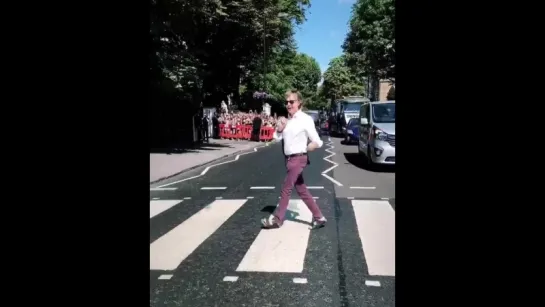 Paul McCartney crossing zebra at Abbey Road – July 23, 2018