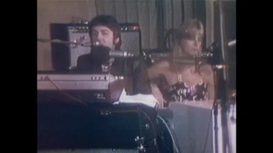 Paul McCartney & Wings – My Love (7/15) One Hand Clapping (1975) Abbey Road Studios, London, August 1974