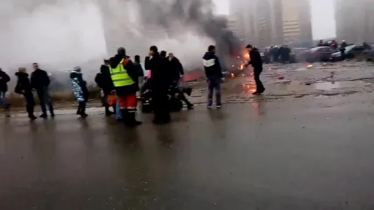 В Санкт-Петербурге расстреляли и подожгли полицейский автомобиль (04.12.2015)