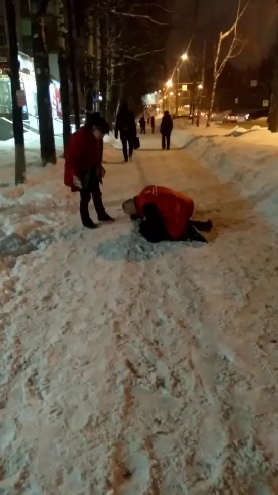 инцидент на ул. Воровского у Пятерочки (Ижевск)