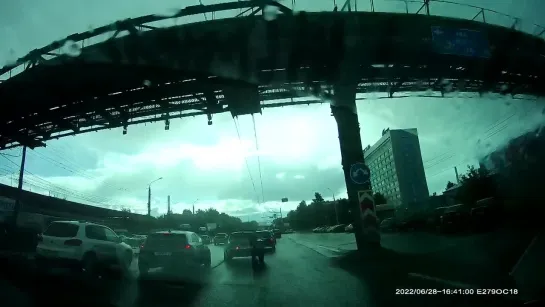 28.06.2022 Момент ДТП на ул. Новоажимова. Ижевск.