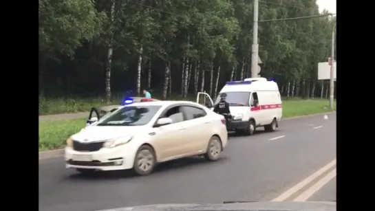 03.08.2017 Последствия ДТП на перекрёстке ул. Орджоникидзе и ул. Ракетная (Ижевск)