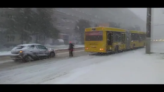 Снегопад в Ижевске 08.10.2015