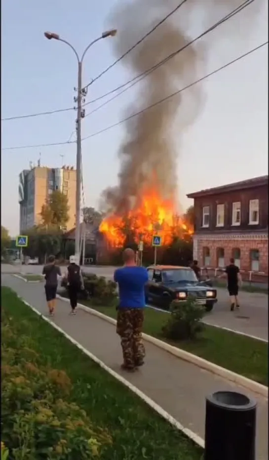 29.07.2023 пожар в деревнном бараке на ул. Красная.