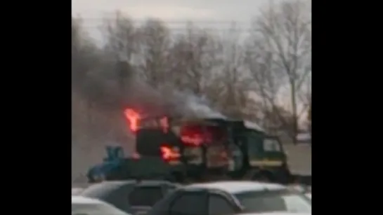 10.12.2015 Пожар на ул. Маяковского, вспыхнул грузовик с будкой (Ижевск)