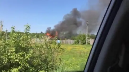 27.05.2015 Пожар горит дачный домик в Садоогороды "Прудовый" ( район СХВ) Ижевск