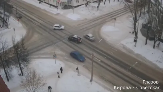 Момент ДТП в Глазове.