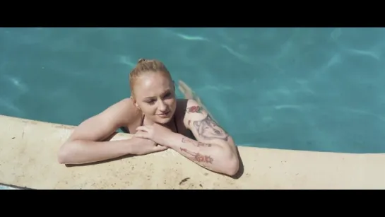 Sophie Turner Sexy - Josie (2017) HD 1080p Web