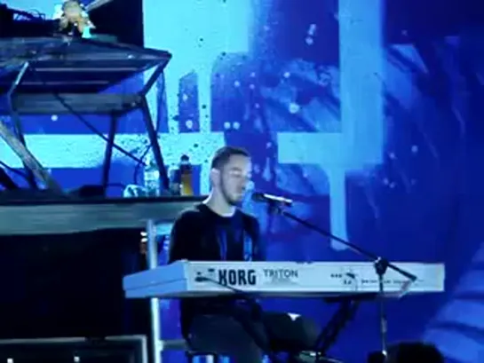 Linkin Park - Pushing Me Away (Piano) (Live, Moscow 06.06.07)