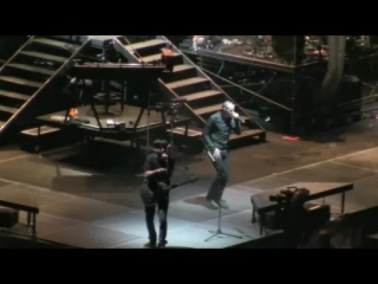 Linkin Park - Bleed It Out (01.02.11 - Boston, MA)