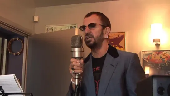 Ringo Starr - Mystery of the Nigh (Official video) © 2010