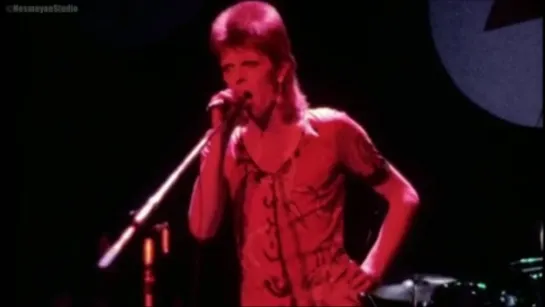 David Bowie & The Spiders from Mars - The Width of a Circle (Live at the Hammersmith Odeon in London on 3 July 1973)