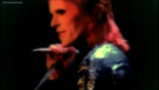 David Bowie & The Spiders from Mars - Hang On To Yourself (Live at the Hammersmith Odeon in London on 3 July 1973)