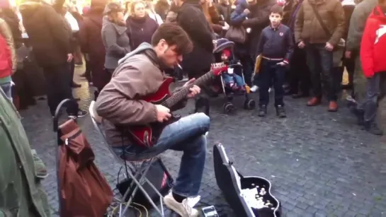 Street guitarist (Marcello Calabrese) plays Stairway To Heaven