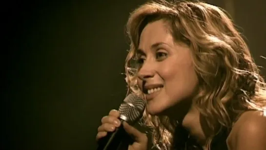 Lara Fabian - "Je T'aime" (Live "Nue" 2002)