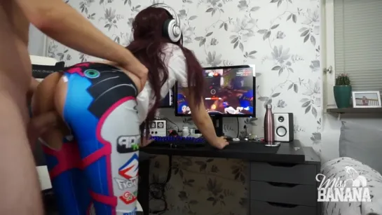 MissBanana 🍌D.Va having a quickie while gaming