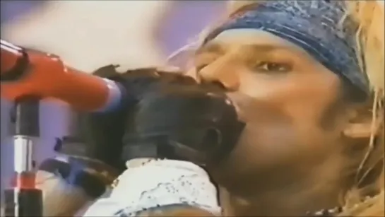 Mötley Crüe - Smokin' in the Boys Room (Live at the Moscow Music Peace Festival in Luzhniki Stadium on 13 August 1989