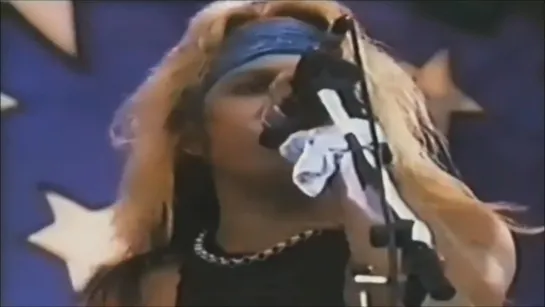 Mötley Crüe - Wild Side (Live at the Moscow Music Peace Festival in Luzhniki Stadium, Moscow, Soviet Union on 13 August 1989)