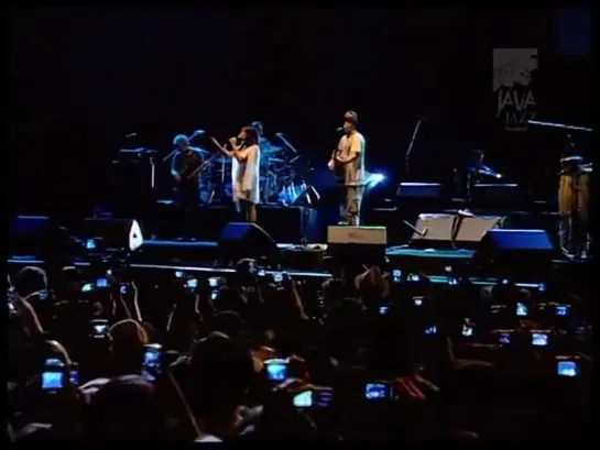 2009 Jason Mraz Ft Dira Lucky Live at Java Jazz Festival