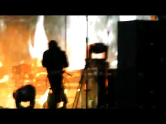 Portishead - Over (Werchter 02.07.2011)