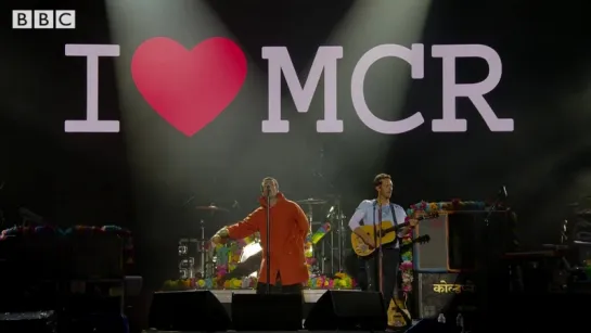 Liam Gallagher & Coldplay - Live Forever (One Love Manchester)