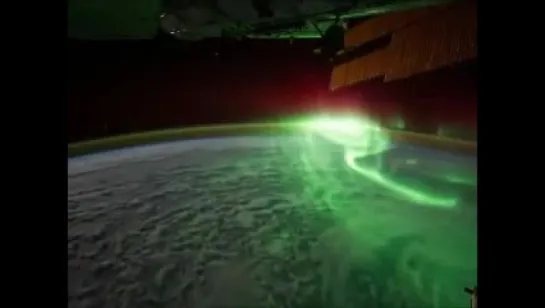 северное сияние из космоса_northern lights look from space