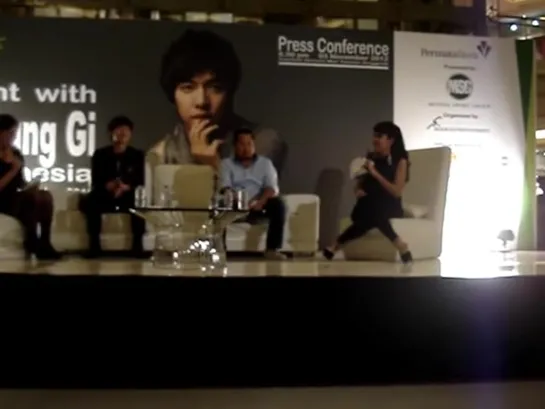 Lee Seung Gi - Press Conference [Jakarta 3 Nov 2012] - Pt 6 [NqxItSSs63c]