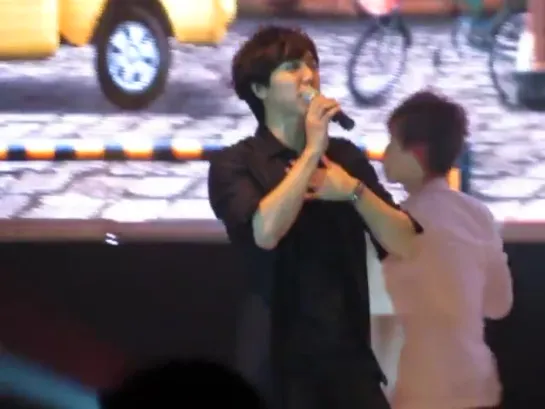 121004 Lee Seung Gi Fan Meeting Jakarta 2 [3DrGU_ZbrTY]