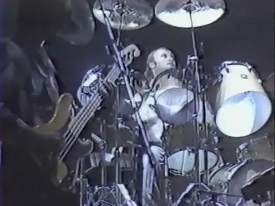 Genesis Do the Neurotic Sound Check 35 seconds.