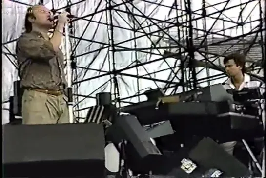 Genesis - soundcheck - Throwing It All Away / Land of Confusion