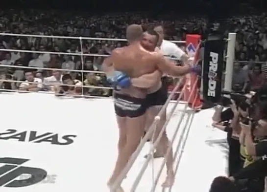 Fedor Emelianenko vs Mirko Cro Cop Filipovic( PRIDE Final Conflict 2005) 28/08/2005