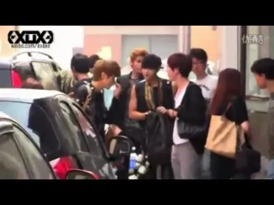 120528 EXO M Magazine Shooting + Arriving