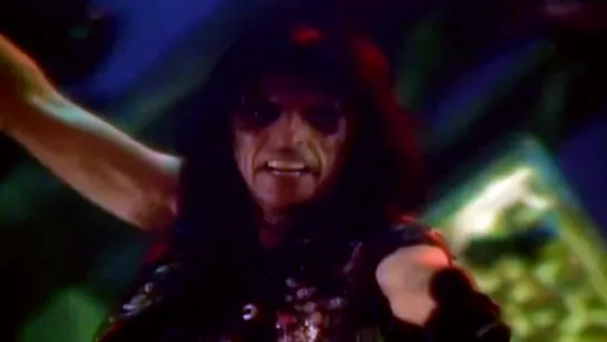 Alice Cooper - Teenage Frankenstein (0fficial Music Video) © 1987