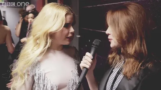 Angela bumped into backstage Paloma Faith (The Voice UK 2015)