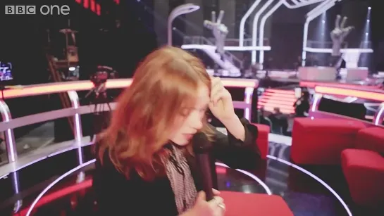 Angela take you on an exclusive tour of the backstage areas (The Voice UK 2015)