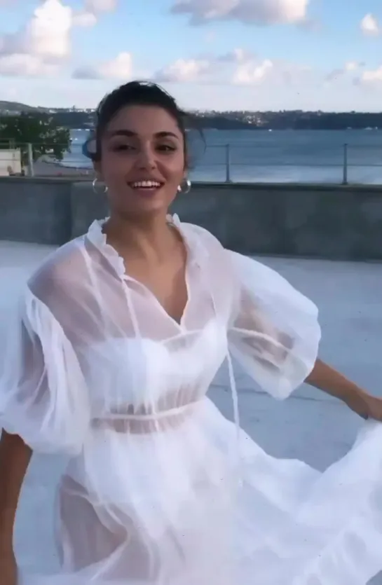 Hande Erçel 💜