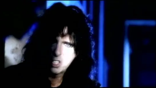 Alice Cooper - Loves A Loaded Gun