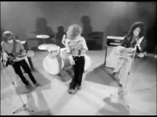 Led Zeppelin - Communication breakdown (Sweden TV 1969)