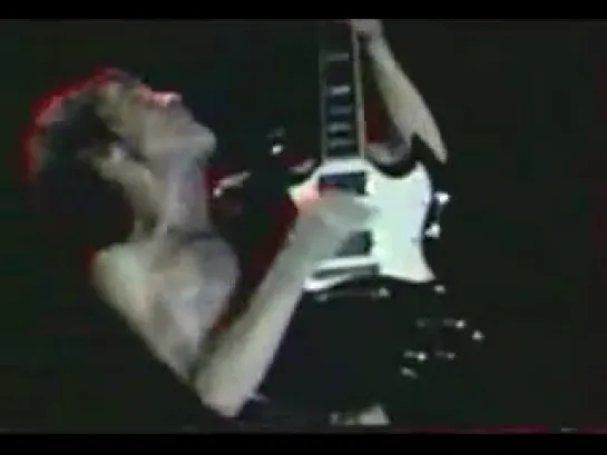 Angus Young crazy moments ... (AC/DC - Rocker)