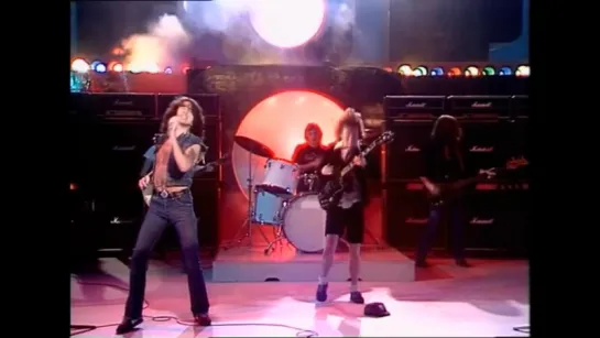 AC/ DC - Girls Got Rhythm (1979)