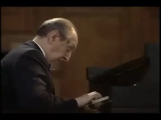 Vladimir horowitz plays Mozart Sonata no.10 in C Major, k330