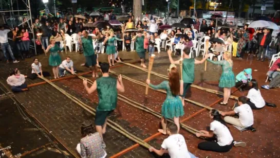 Festa Junina. Dança do bambo