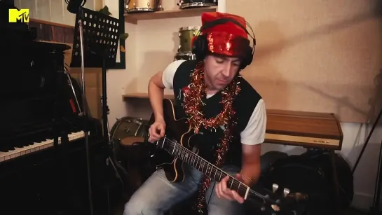 Miles Kane - Christmas (Baby Please Come Home)