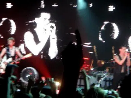 Depeche Mode - Never Let Me Down Again (Live in SKK, 04.02.2010, St.Petersburg, RUSSIA)