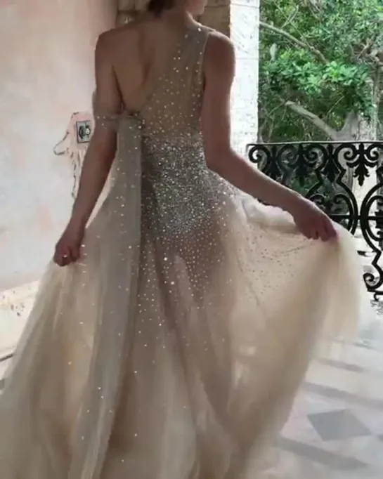 Monique Lhuillier Bride